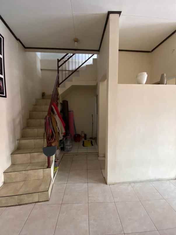 dijual rumah jl komp nata endah