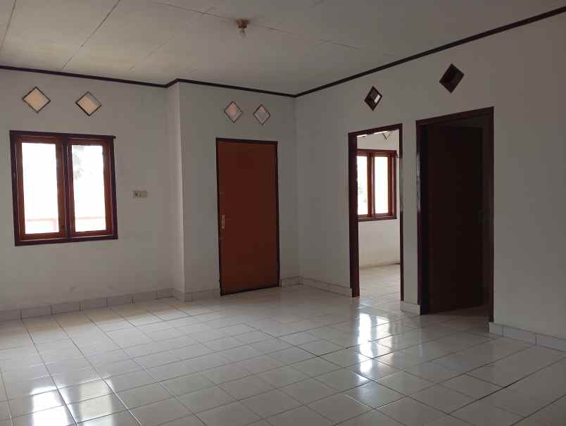 dijual rumah jl komp nata endah