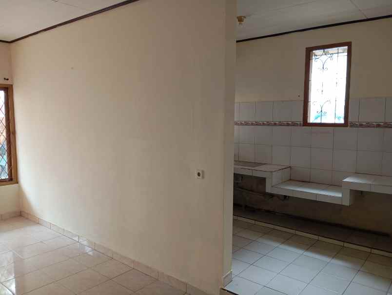 dijual rumah jl komp nata endah