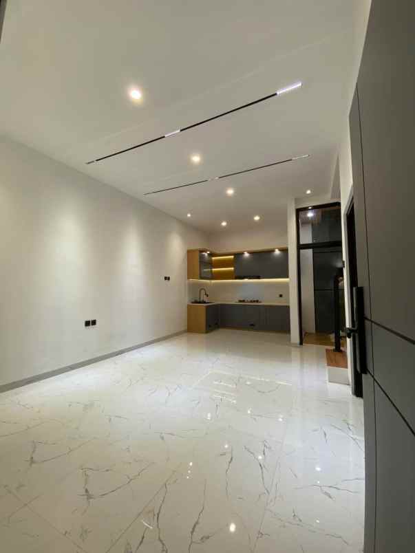 dijual rumah jl komplek pancoran mas