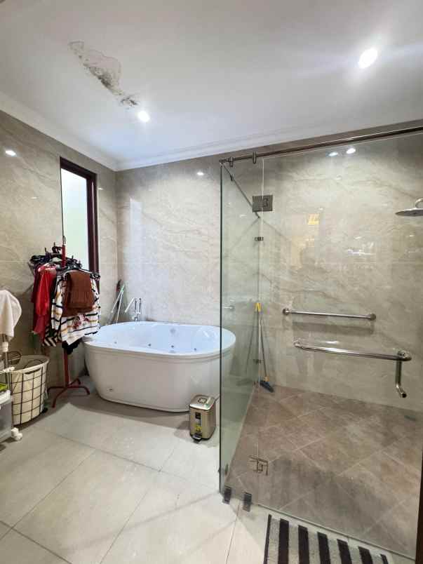 dijual rumah jl menteng raya bintaro