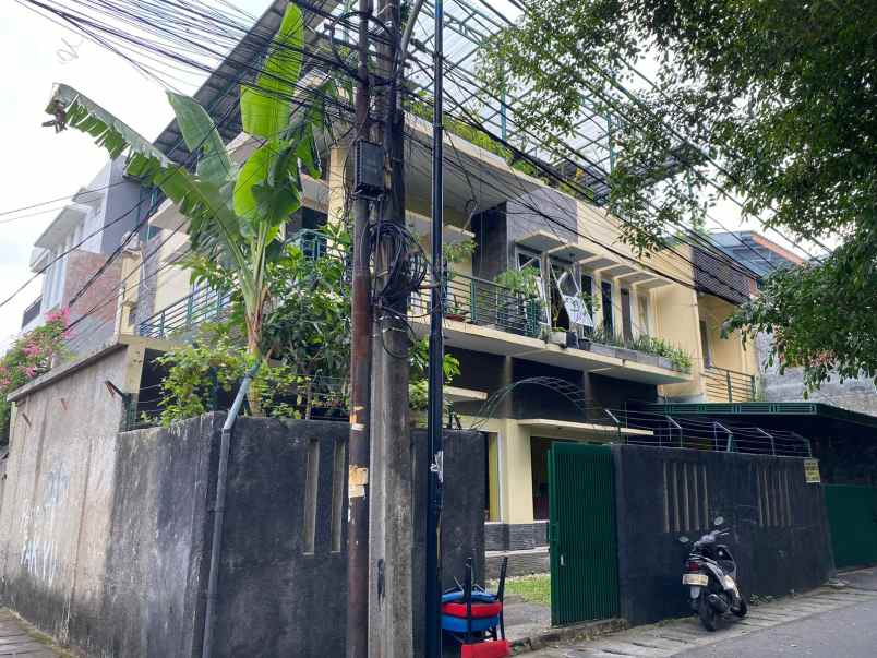 dijual rumah jl mesjid 1 no 14 rw 1