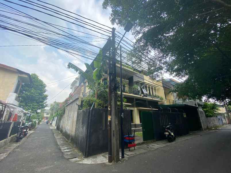 dijual rumah jl mesjid 1 no 14 rw 1