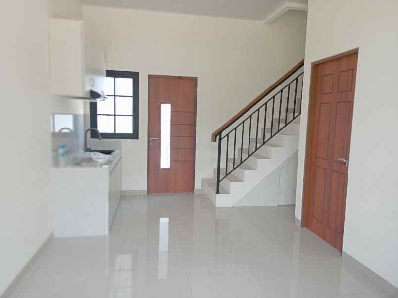 dijual rumah jl panghegar mekar mulya