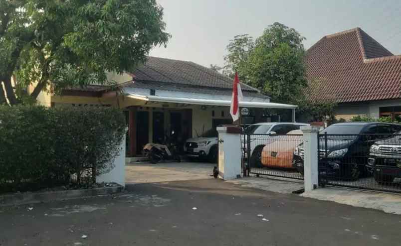 dijual rumah jl plumpang semper