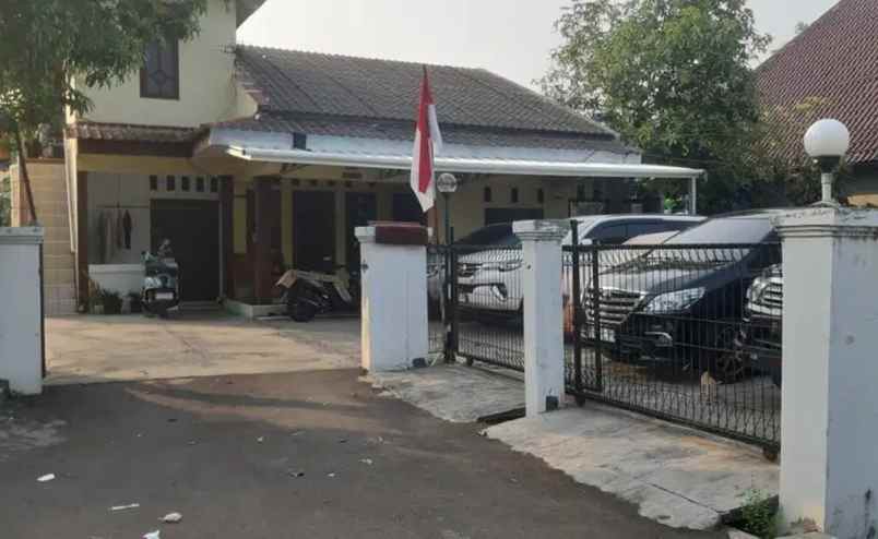 dijual rumah jl plumpang semper