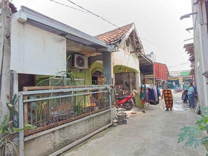 dijual rumah jl pramuka raya grogol