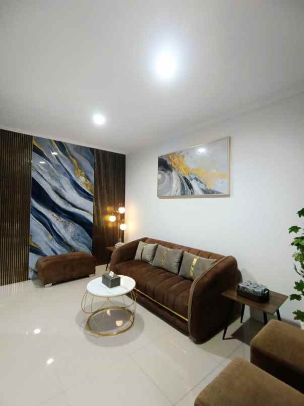 dijual rumah jl puri asih soekarno