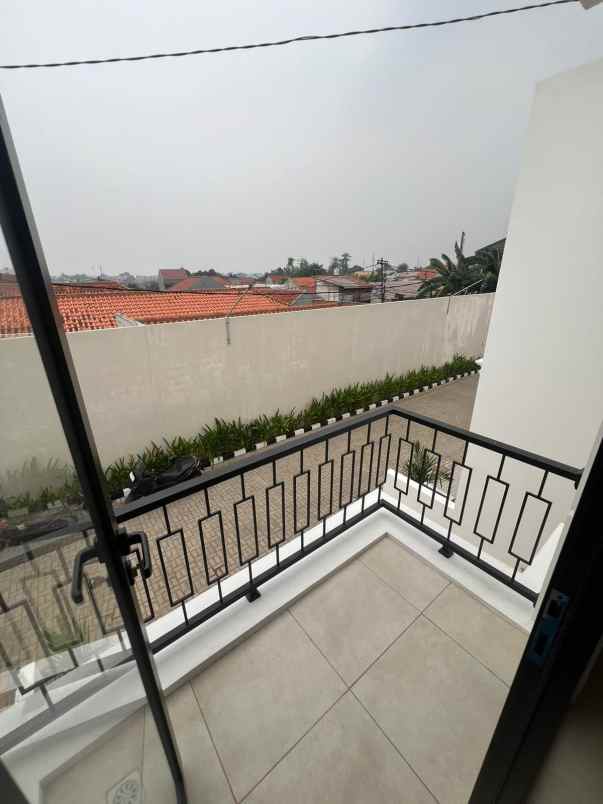 dijual rumah jl ratna raya jatibening