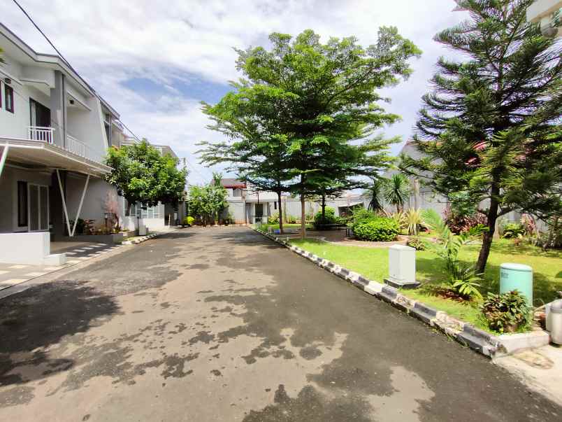 dijual rumah jl raya jatimakmur