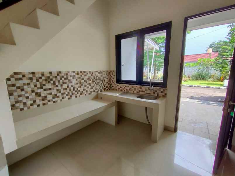 dijual rumah jl raya jatimakmur