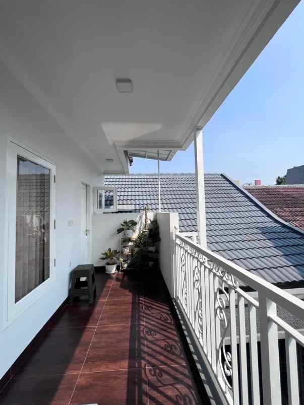 dijual rumah jl raya penggilingan