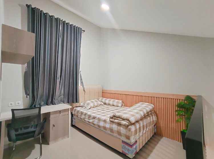 dijual rumah jl reni jaya