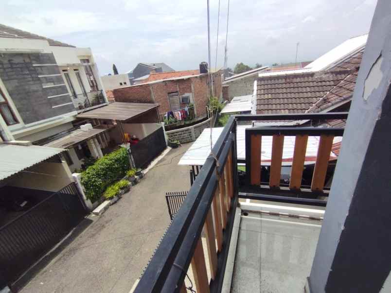 dijual rumah jl sariwangi gegerkalong