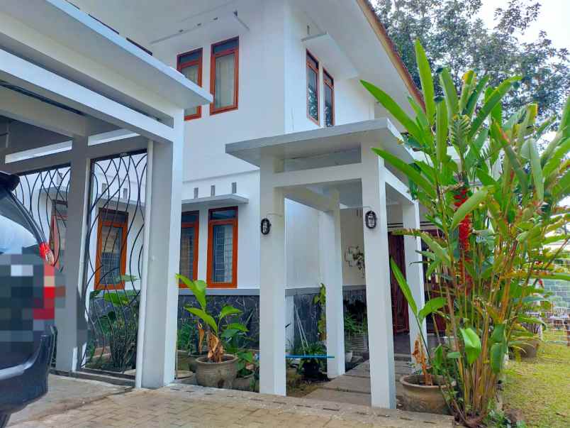 dijual rumah jl setiabudi regency