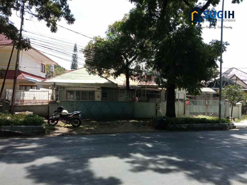dijual rumah jl sumbawa kalimantan