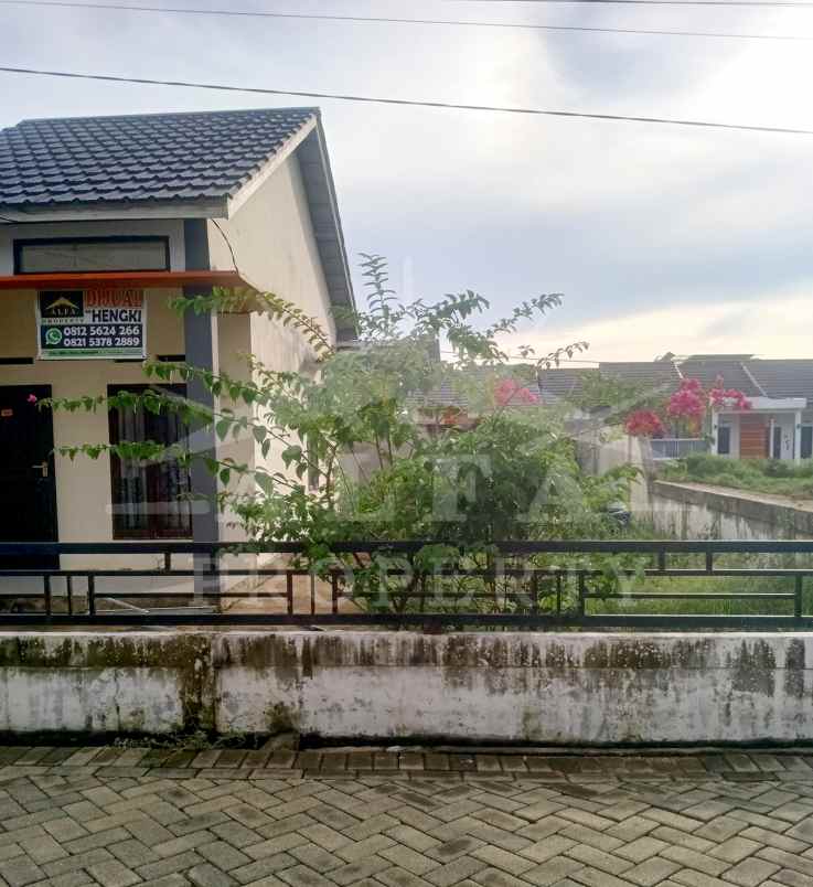 dijual rumah jl sungai raya dalam komp