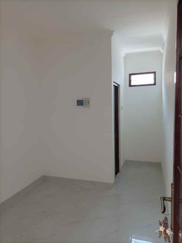 dijual rumah jl swadaya duren sawit