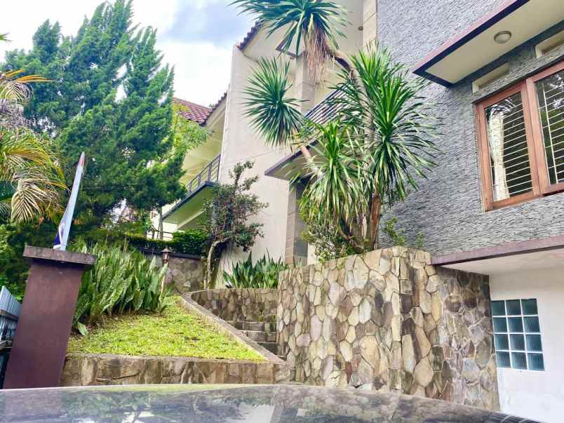 dijual rumah jl vila duta baranangsiang