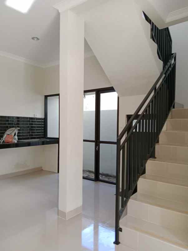 dijual rumah jl wates km 12