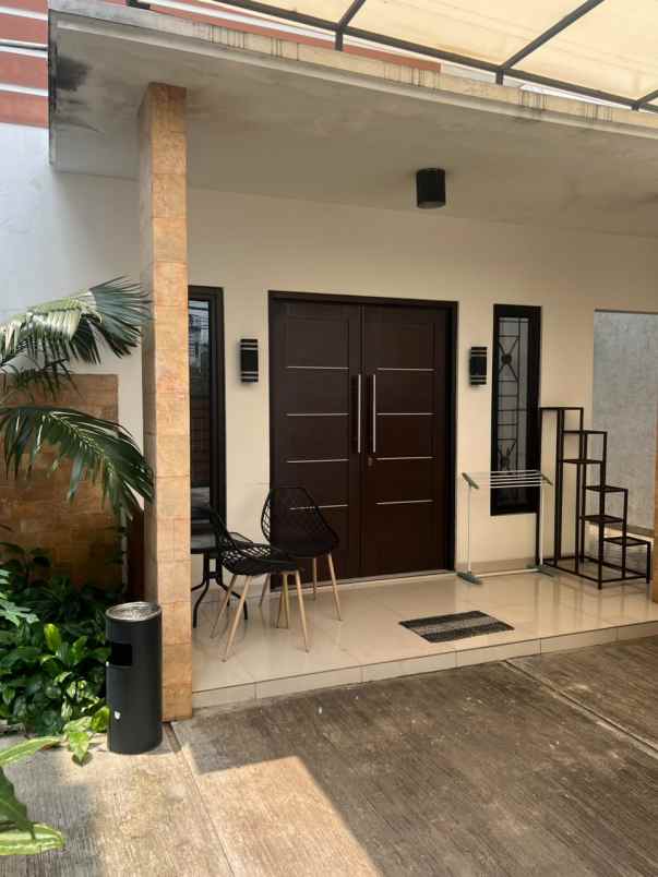 dijual rumah jln gondang dia menteng