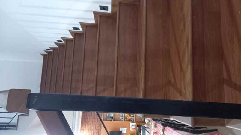 dijual rumah jln gondang dia menteng