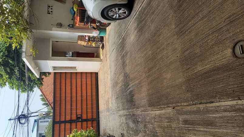 dijual rumah jln gondang dia menteng