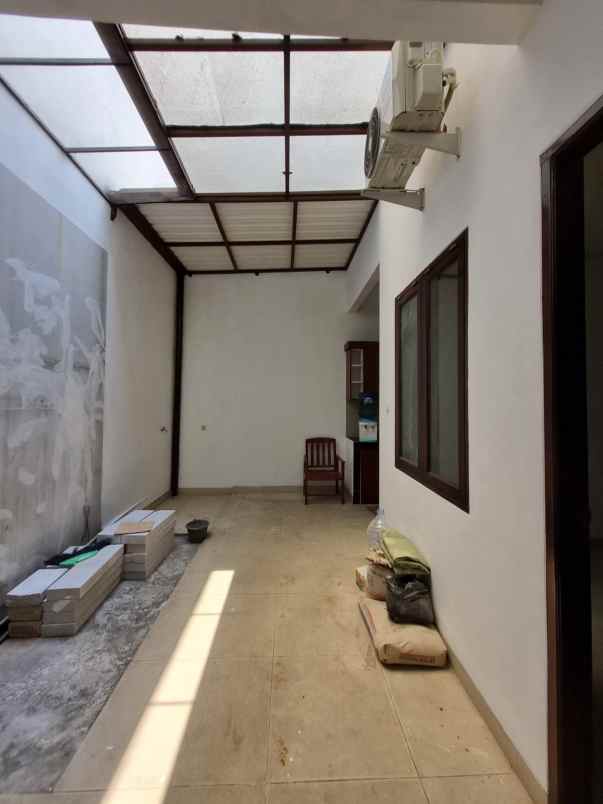 dijual rumah jln pramuka jaya sari salemba