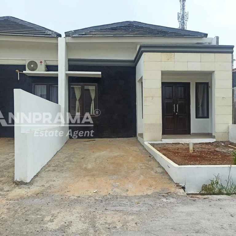 dijual rumah jln raya cipayung depok