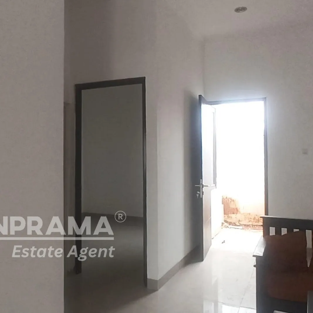 dijual rumah jln raya cipayung depok