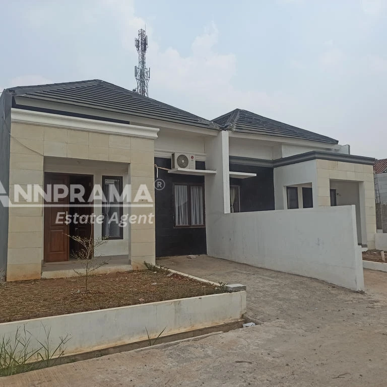 dijual rumah jln raya cipayung depok