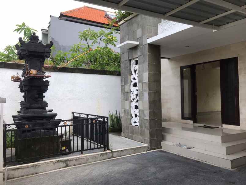 dijual rumah jln tukad pakrisan