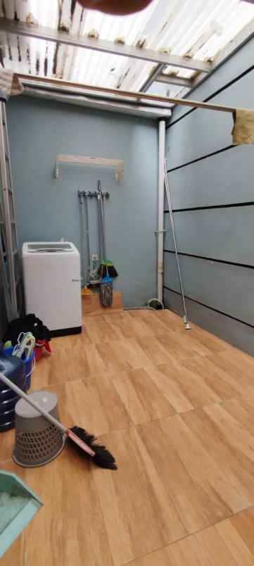 dijual rumah kalilom lor timur