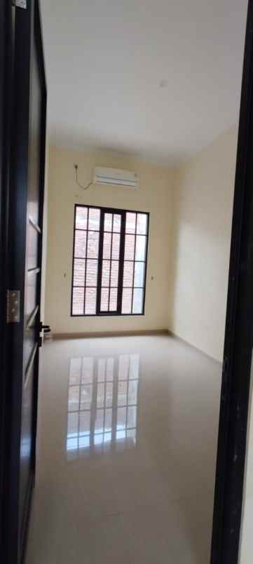 dijual rumah kalilom lor timur