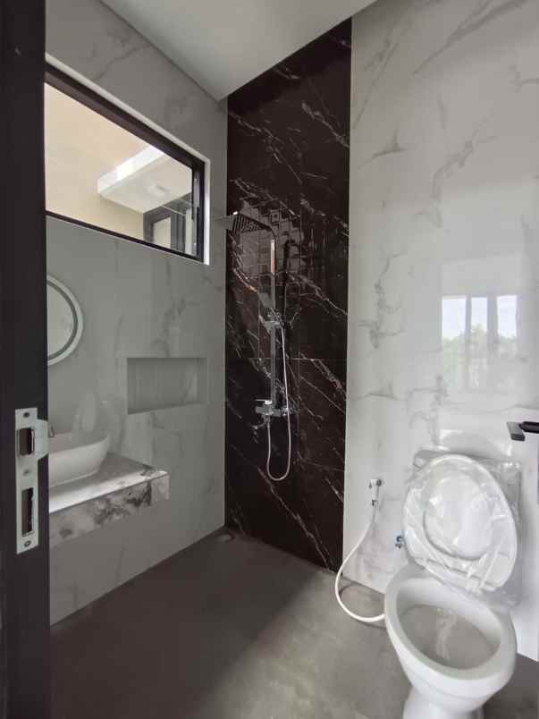 dijual rumah kaliurang km 10