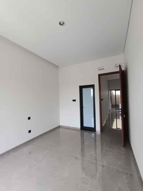 dijual rumah kaliurang km 10