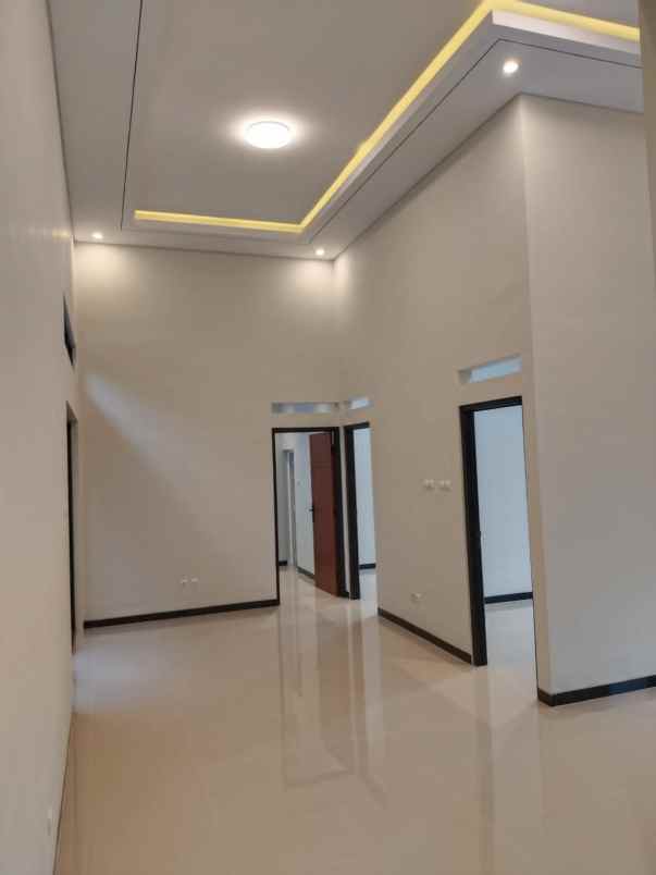 dijual rumah kaliurang km 14