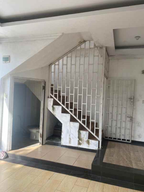 dijual rumah kda batam center