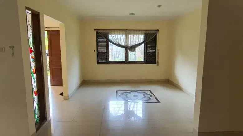 dijual rumah kebayoran lama