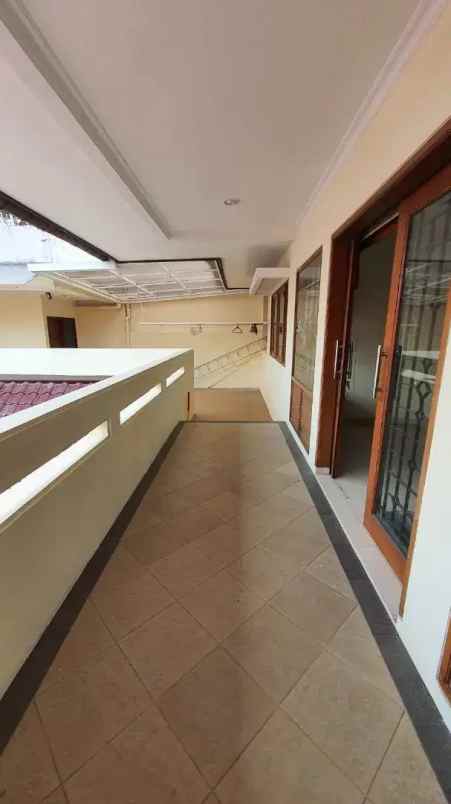 dijual rumah kebayoran lama