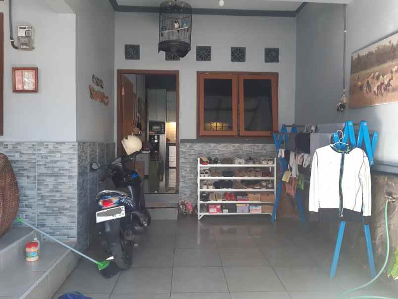 dijual rumah kebonsari