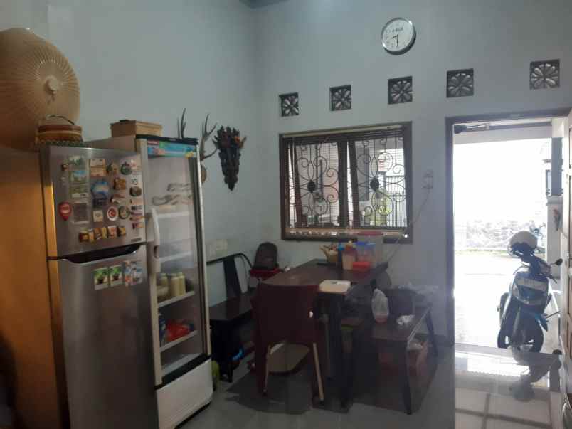 dijual rumah kebonsari