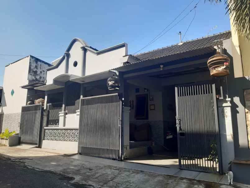 dijual rumah kebonsari