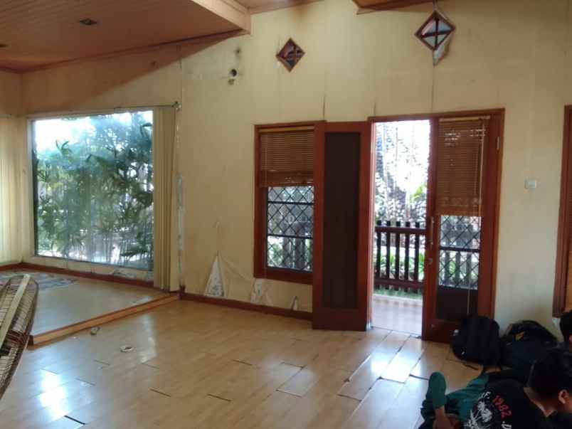 dijual rumah kebonsari lvk