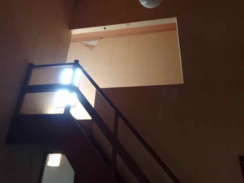 dijual rumah kebonsari lvk