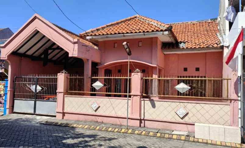 dijual rumah kebraon indah