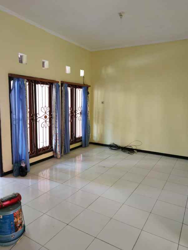 dijual rumah kebraon indah