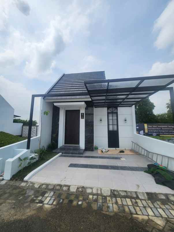 dijual rumah kedamean
