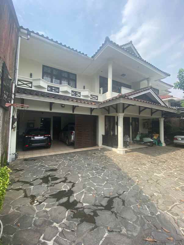 dijual rumah kemang