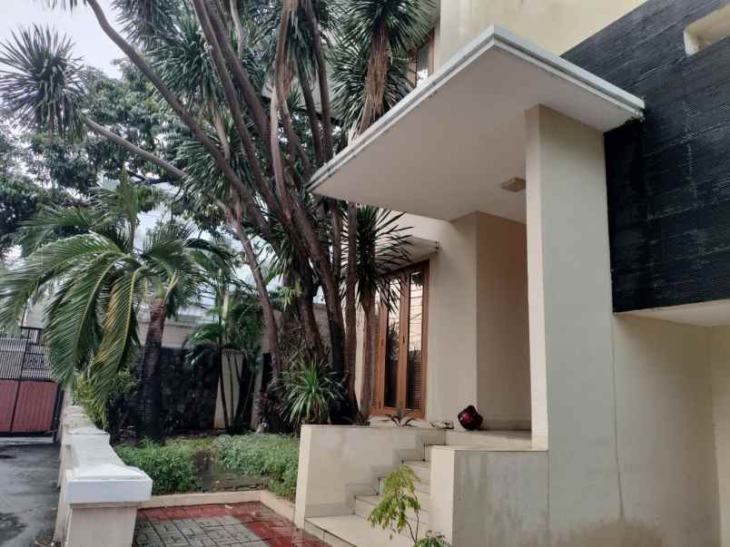dijual rumah kemang